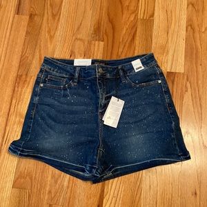 XL Judy Blue shorts with bleach spatter new with tags